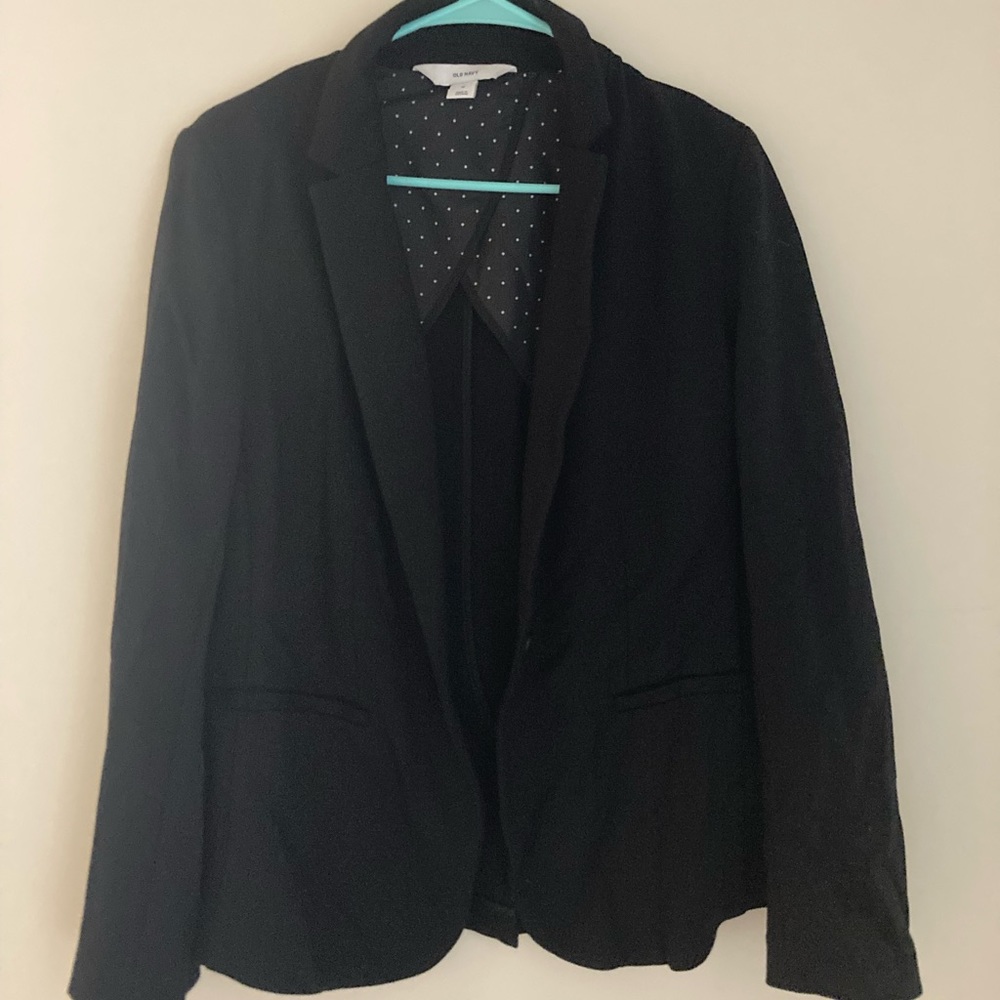 Women’s dress coat size medium. Gently used.